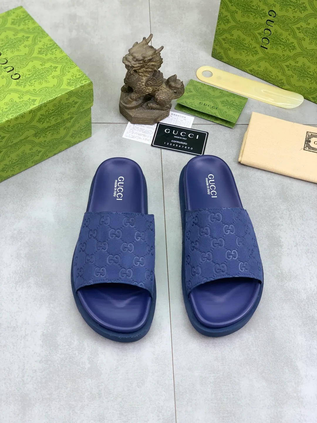 Men's Men's Shoes💰P320💰[New Style]🎁🎁🎁 High-quality GUCCI new casual slippers for the Year of the Snake, original official website, perfect workmanship, transmitting a kind of noble luxury, sublimating its definition of luxury in Gucci's high-end extraordinary craftsmanship. Original Gucci double G combination outsole, code number: 38-44 (45 customized)